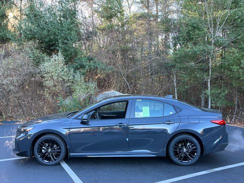 New 2026 Toyota Camry SE w/ Convenience Package image 2