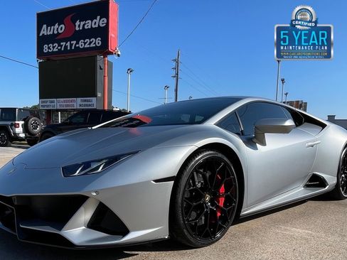 Used 2020 Lamborghini Huracan EVO image 1