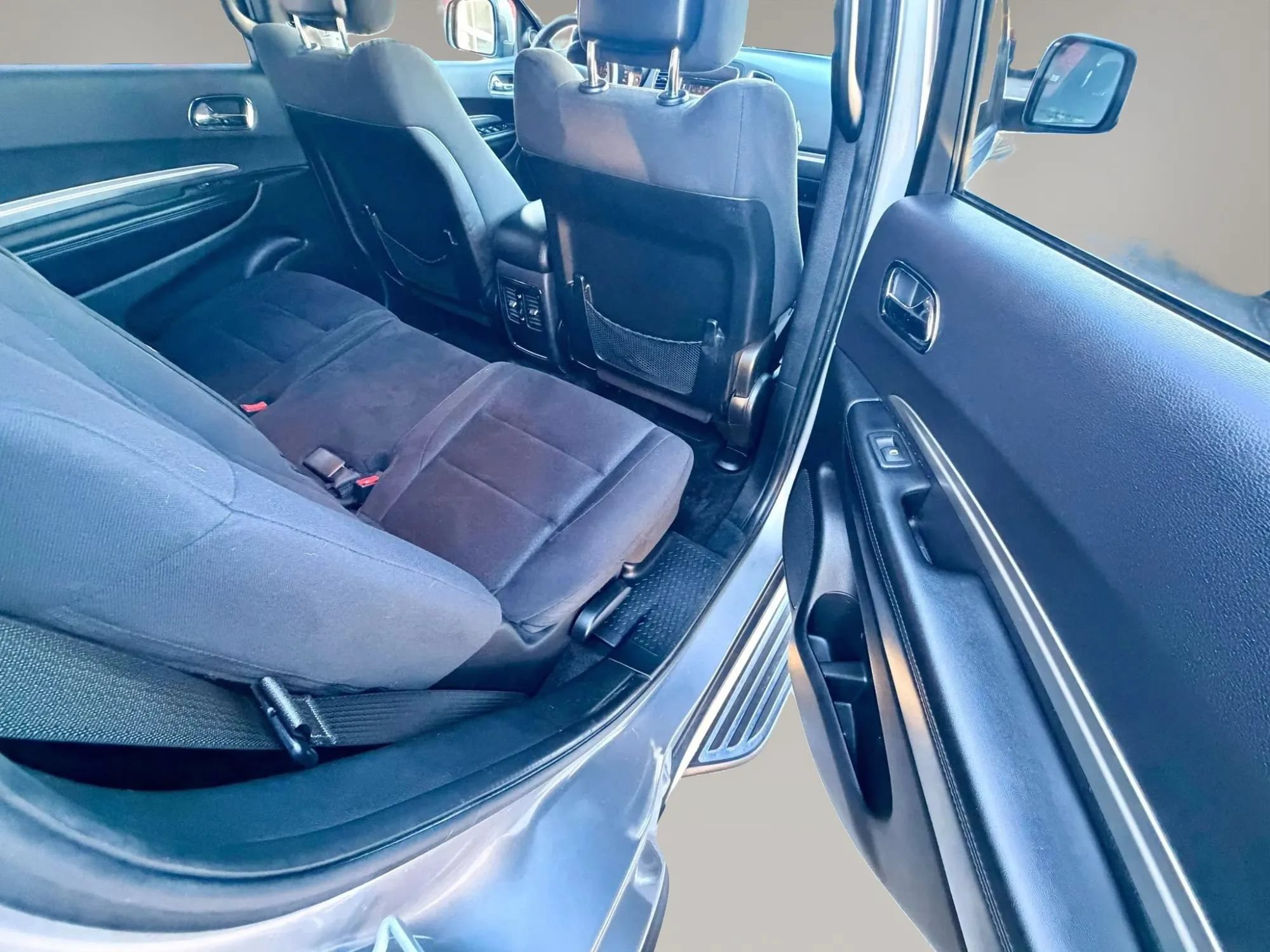 Used 2015 Dodge Durango SXT AWD/4WD image 9