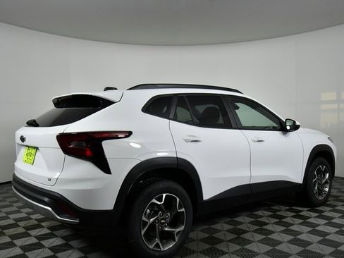 New 2026 Chevrolet Trax LT w/ Driver Confidence Package image 10