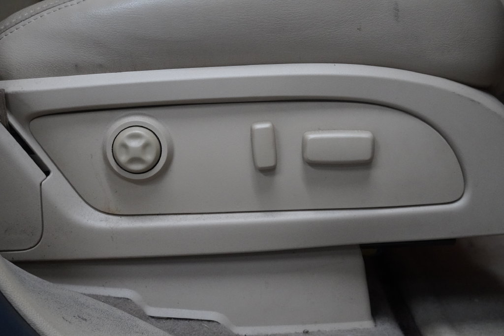 Used 2008 Buick Enclave CXL w/ Entertainment Package #3 FWD image 60