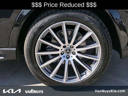 Used 2024 Mercedes-Benz GLS 580 4MATIC image 9