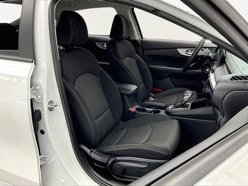 Used 2024 Kia Forte LXS image 7