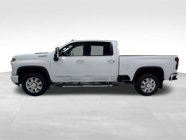 Certified 2026 Chevrolet Silverado 3500 High Country w/ High Country Premium Package AWD/4WD image 3