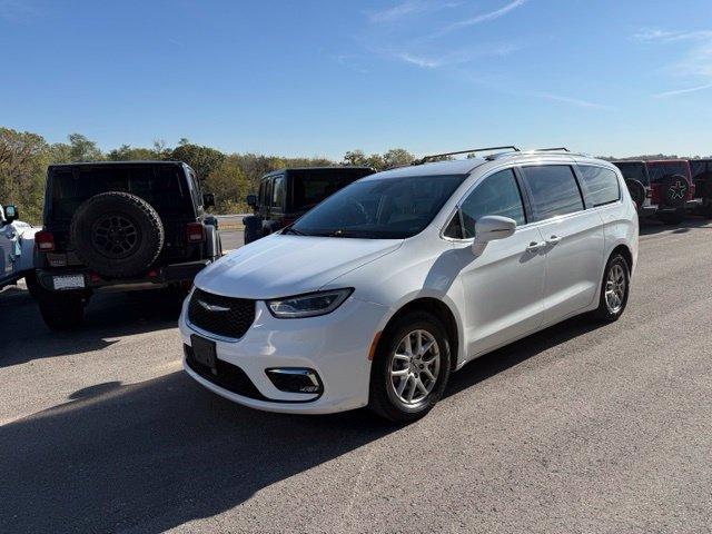 Used 2021 Chrysler Pacifica Touring-L FWD image 7