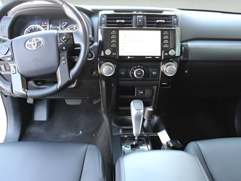 Certified 2024 Toyota 4Runner TRD Off-Road Premium w/ Off Road Premium Plus Package AWD/4WD image 10