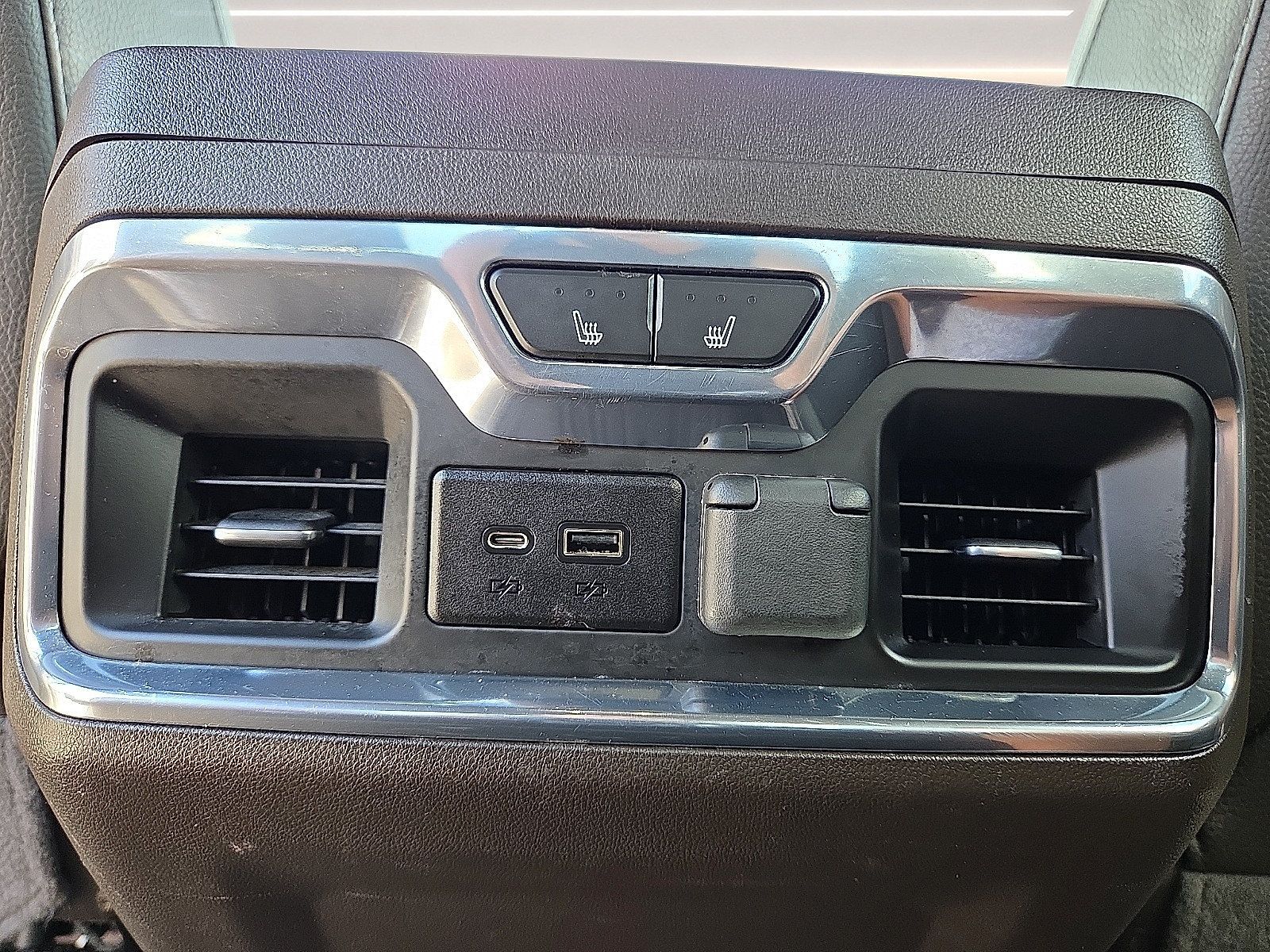 Used 2023 GMC Sierra 3500 Denali AWD/4WD image 13