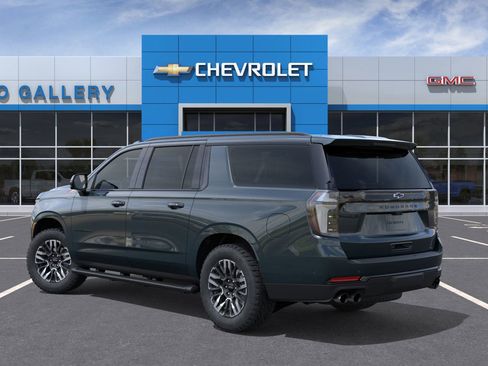 New 2026 Chevrolet Suburban Z71 w/ Comfort Package AWD/4WD image 3