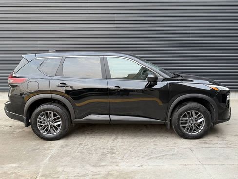 Used 2024 Nissan Rogue S AWD/4WD image 10