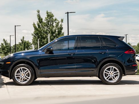 Used 2016 Porsche Cayenne AWD/4WD image 6
