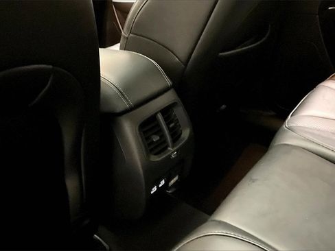 Used 2022 Jeep Cherokee Limited image 10