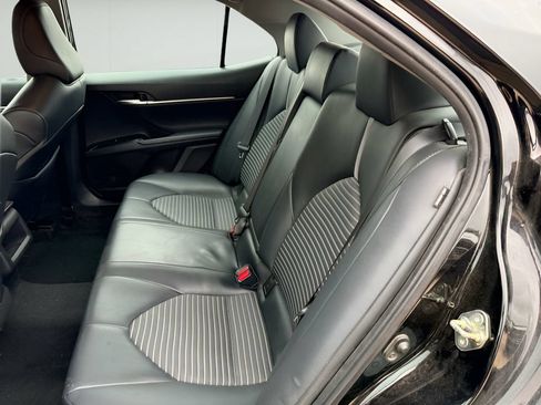 Used 2020 Toyota Camry SE FWD image 10