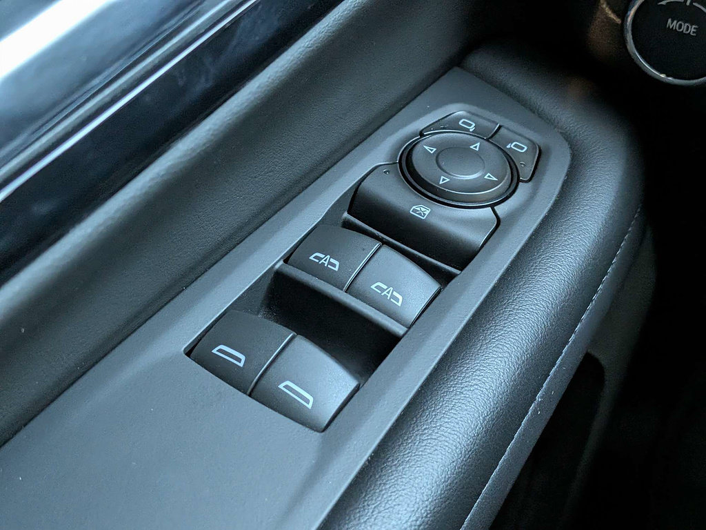 Used 2025 Chevrolet Suburban LS RWD image 49