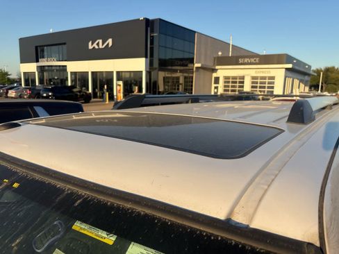 Used 2016 Lincoln Navigator L Select RWD image 14