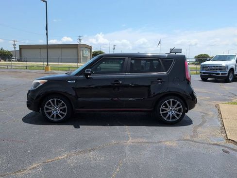Used 2018 Kia Soul ! FWD image 4