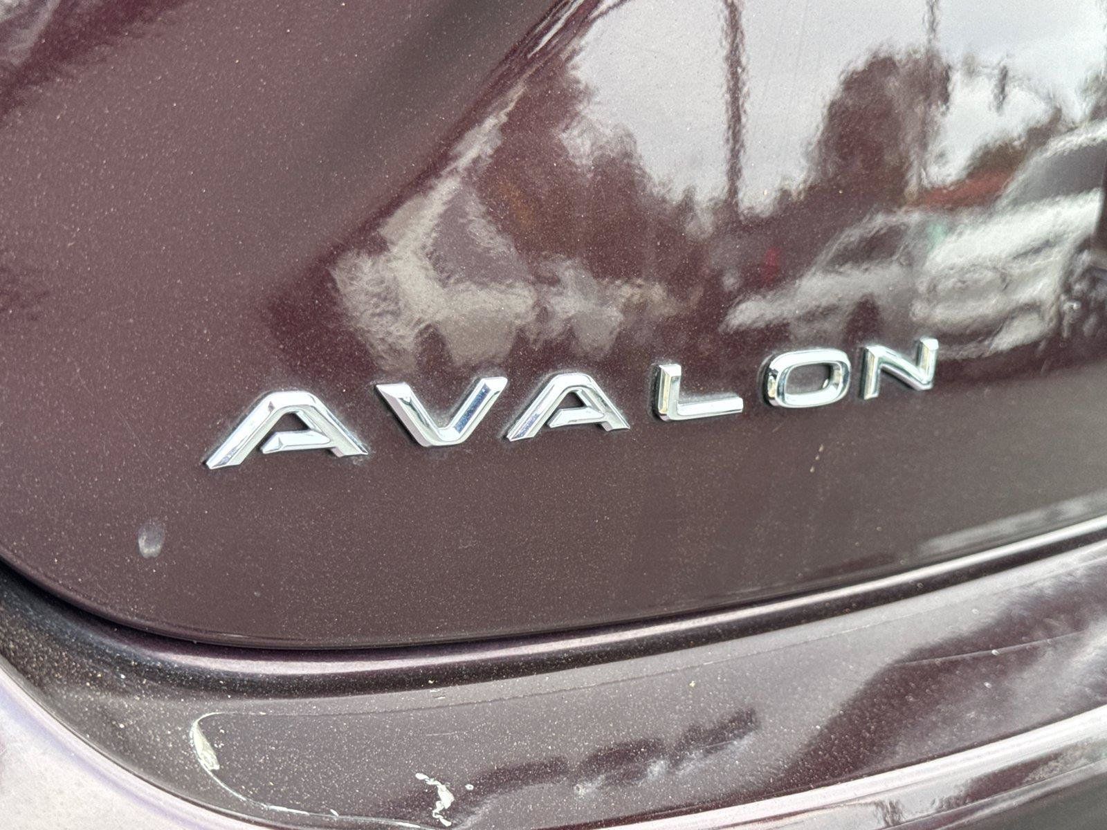 Used 2015 Toyota Avalon XLE Premium w/ Preferred Accessory Package FWD image 10