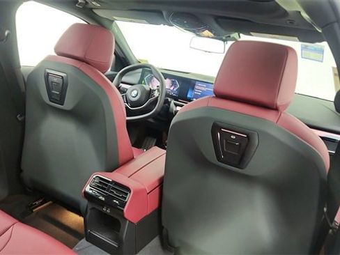 Used 2025 BMW 540i xDrive image 28