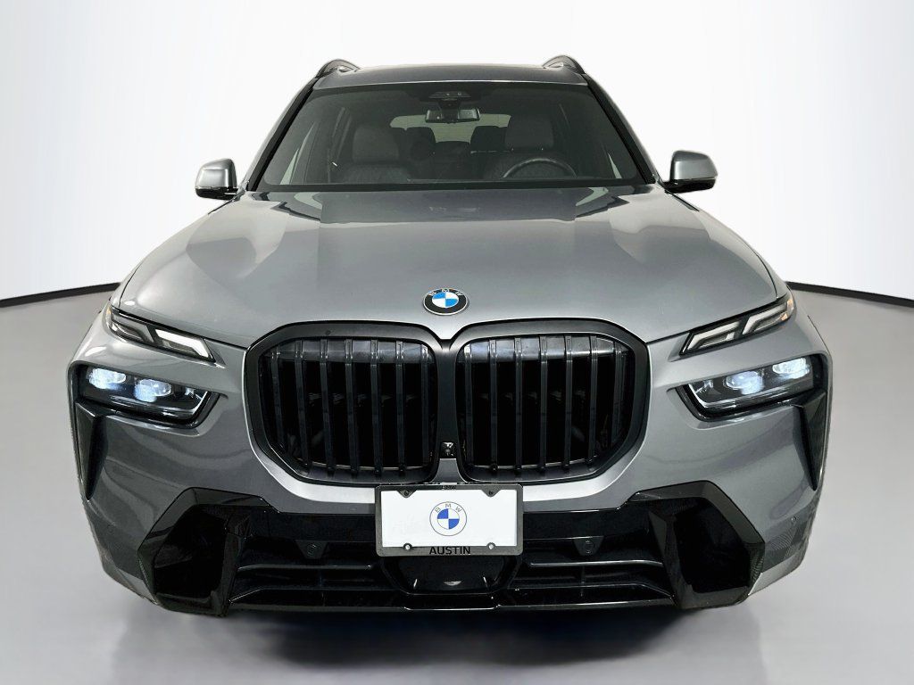 Used 2023 BMW X7 xDrive40i w/ M Sport Package AWD/4WD image 2