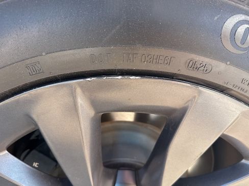 Used 2024 Tesla Model X Base image 6