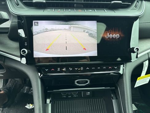 New 2026 Jeep Grand Cherokee Altitude AWD/4WD image 13