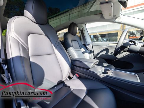 Used 2023 Tesla Model Y Long Range image 52