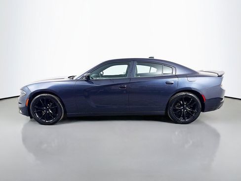 Used 2016 Dodge Charger SXT w/ Blacktop Package RWD image 2
