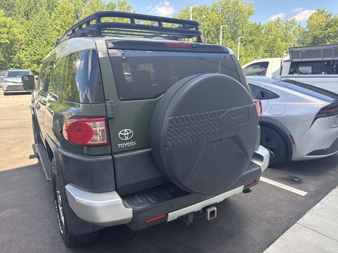 Used 2011 Toyota FJ Cruiser 4WD w/ Upgrade Pkg image 9