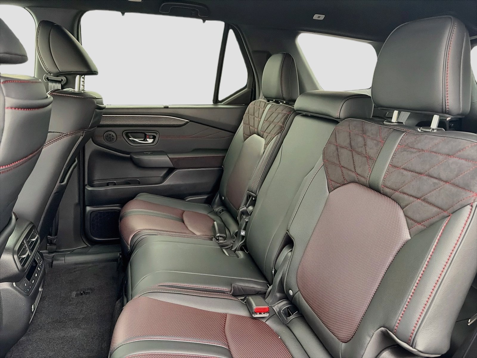 New 2026 Honda Pilot Black Edition image 5
