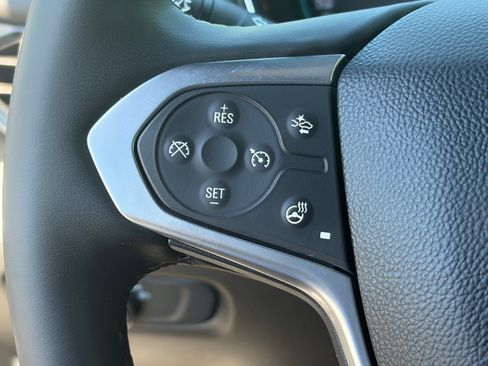 Used 2023 Chevrolet Traverse RS image 17