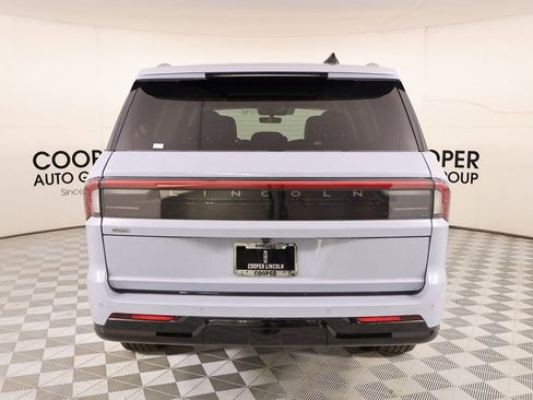 New 2025 Lincoln Navigator Reserve AWD/4WD image 23