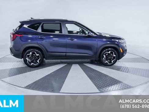 Used 2024 Kia Seltos EX FWD image 11