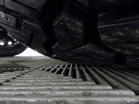 Used 2024 GMC Sierra 2500 AT4 w/ AT4 Premium Plus Package image 9