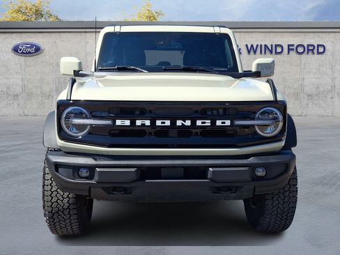Used 2025 Ford Bronco Outer Banks w/ Sasquatch Package image 2