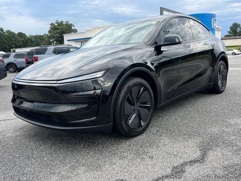 Used 2026 Tesla Model Y 2WD image 7