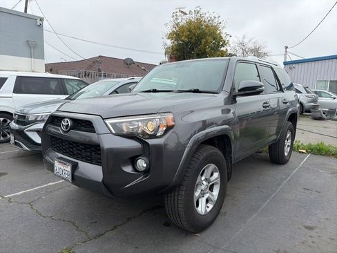 Used 2018 Toyota 4Runner SR5 Premium image 6