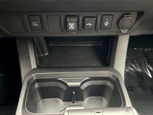 Used 2023 Toyota Tacoma TRD Off-Road AWD/4WD image 15