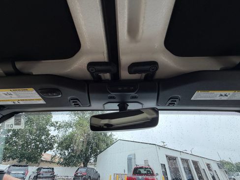 Used 2022 Jeep Gladiator Sport AWD/4WD image 21