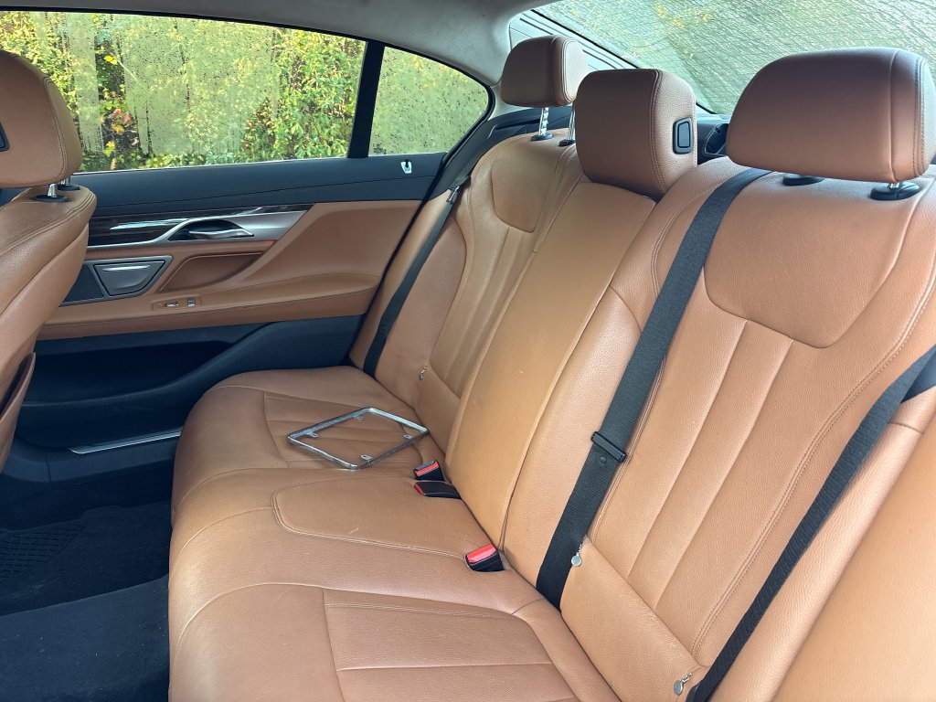 Used 2018 BMW 740i xDrive AWD/4WD image 19