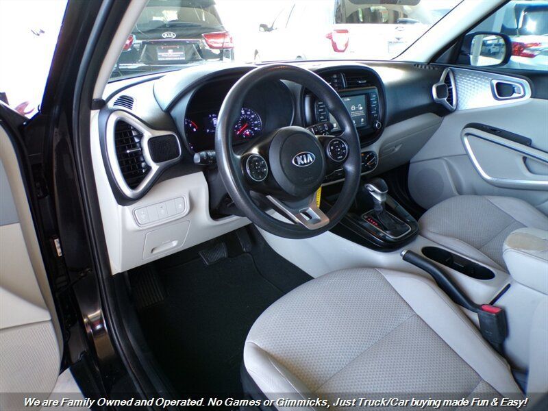 Used 2020 Kia Soul LX FWD image 14
