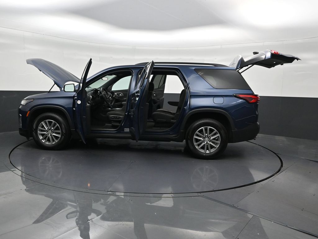 Used 2023 Chevrolet Traverse LT FWD image 34