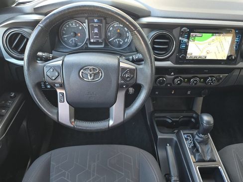Used 2017 Toyota Tacoma TRD Off-Road w/ Tow Package (A/T) AWD/4WD image 14