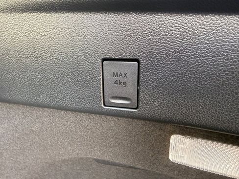 Used 2018 Toyota Prius Prime Premium image 48