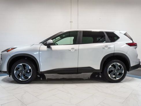Used 2025 Nissan Rogue SV AWD/4WD image 30