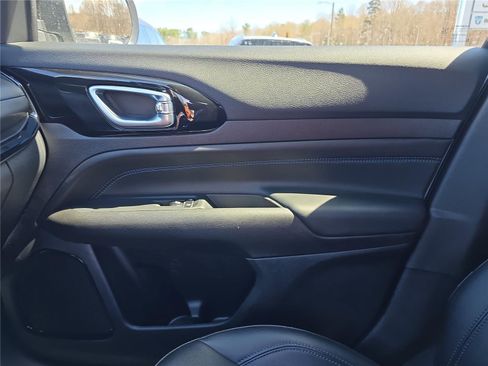 New 2026 Jeep Compass Latitude image 24