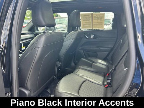 Certified 2025 Jeep Compass Latitude w/ Sun & Sound Group AWD/4WD image 30