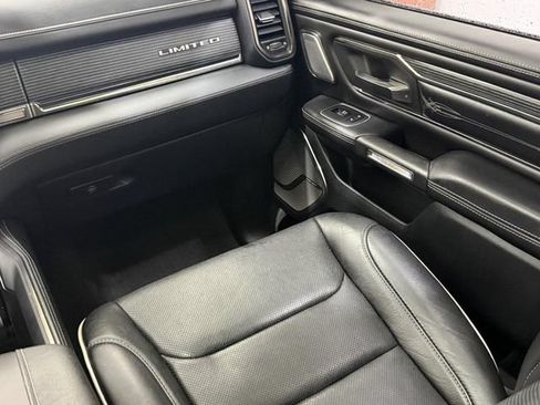 Used 2020 RAM 1500 Limited w/ Black Appearance Package AWD/4WD image 13