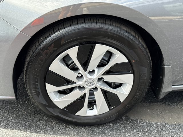 Certified 2025 Nissan Altima 2.5 S FWD image 11