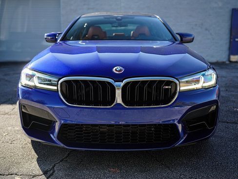 Used 2023 BMW M5 image 4