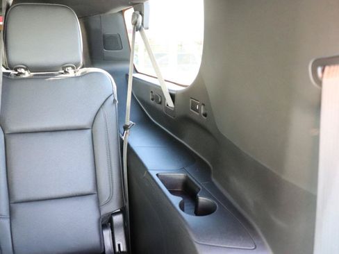 Used 2023 Chevrolet Suburban LT AWD/4WD image 25