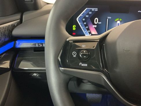 Certified 2025 BMW i5 eDrive40i image 15